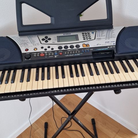 Yamaha PSR-340 piano/synth