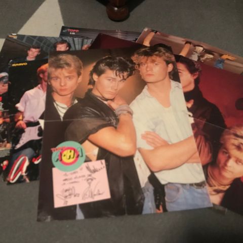 Lot med A-ha plakater og bok fra 1980 tallet Morten Harket