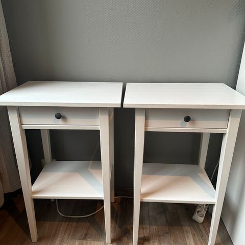 Hemnes nattbord 2 stk fra IKEA selges