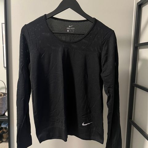 Nike treningsgenser