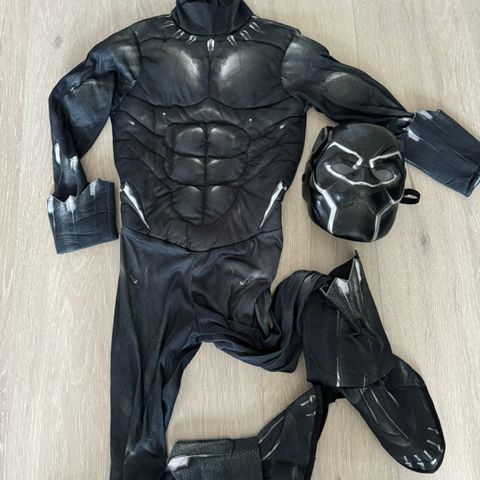 Black Panther kostyme str M (ca 8 år)