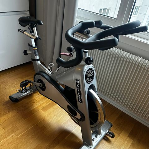 Indoorcycling TOMAHAWK S-serie