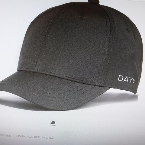 DAY ET UNISEX CAPS I MARINE BLÅTT OG NEVADA CAPS I OLIVENGRØNT