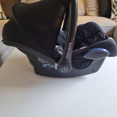 Maxi Cosi barnesete 0-13 kg med base.