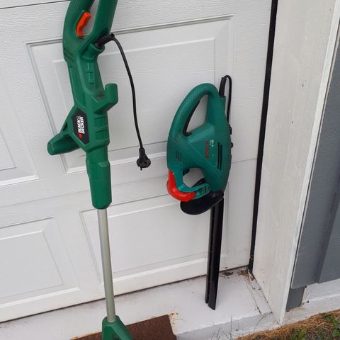 Bosch hekksaks og Black and Decker gresstrimmer.