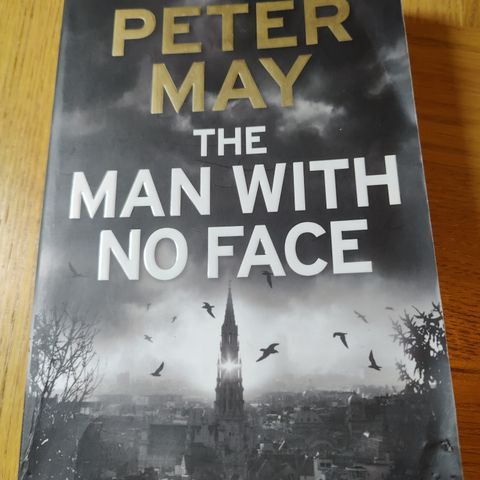 The Man With No Face av Peter May