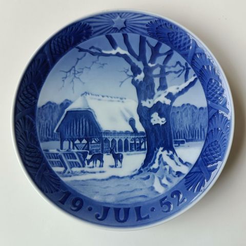 Royal Copenhagen juleplatte fra 1952. 1 sort.