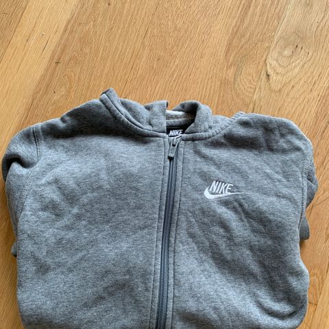 Nike hoodie 158-170