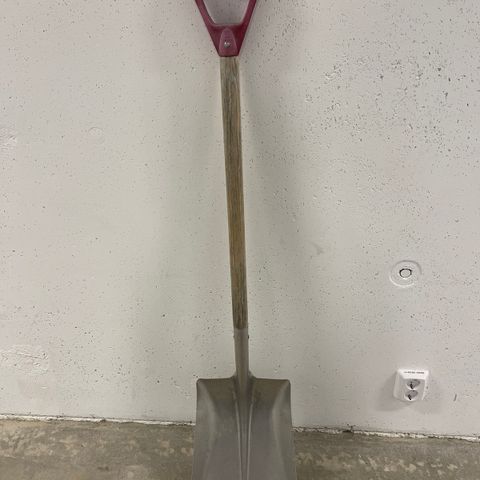 Spade Fiskars langt skaft