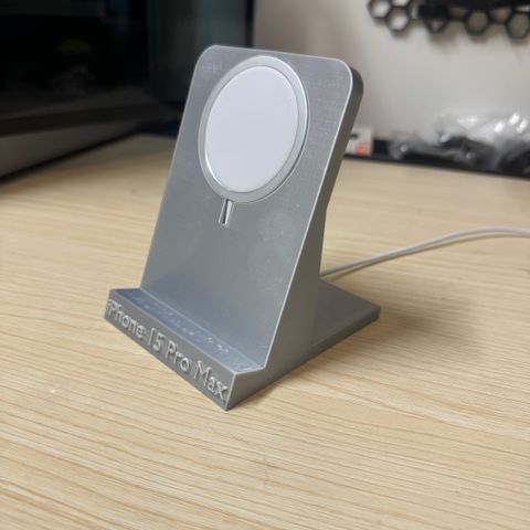 Iphone 15 Pro Max magsafe stand