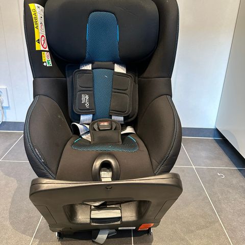 Britax Dualfix M I-size bilstol