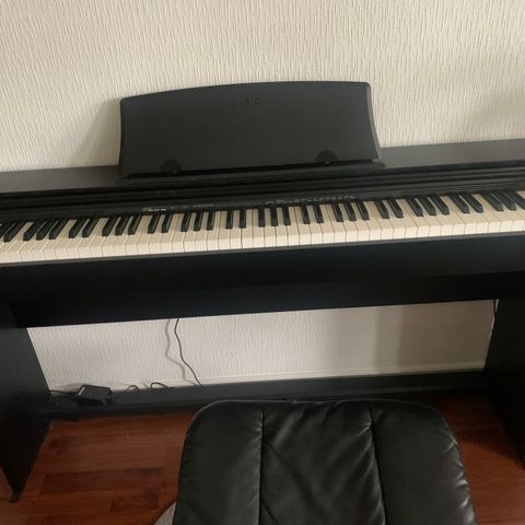 Nesten ubrukt piano Casio- PX 770 BK