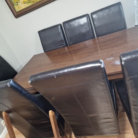 Stor spisebord, med 7 stoler