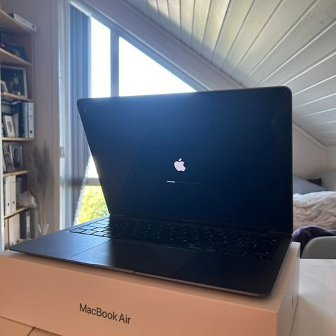 Macbook air 13 (2020), stellargrå