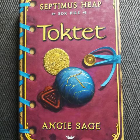 Angie Sage - Septimus Heap- bok 4 Toktet. Innbundet
