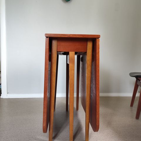 Råstilig Vintage teak spisebord (klaffebord)