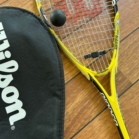 Squash Racket med overtrekk og en ball