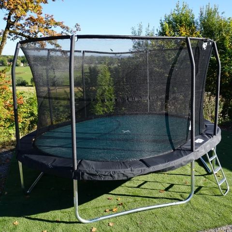 JumpKing oval trampoline selges