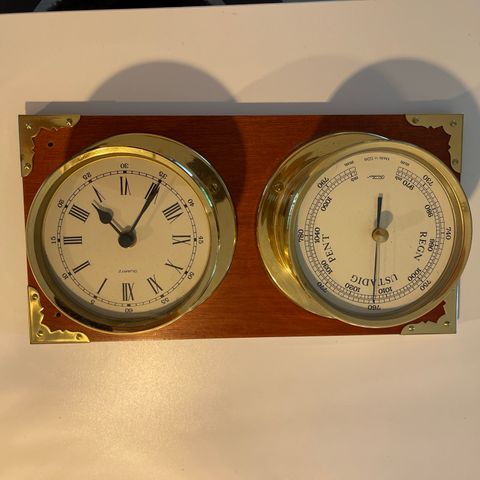 Maritim  klokke og barometer