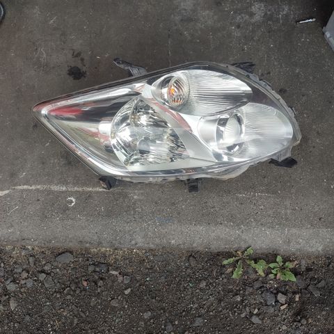 Halogen frontlykt høyre side Toyota Auris, 2007-2010 (Type I, Fase 1) kan sende