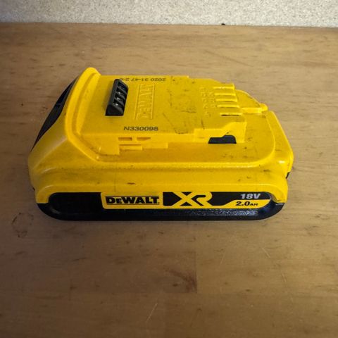 Dewalt 2AH