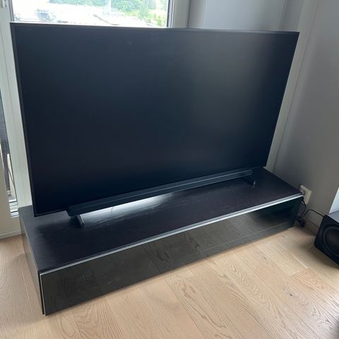 Meget pen og elegant Lugano TV-benk fra BoConcept