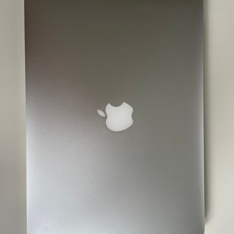 Macbook Air (2017) 13-inch