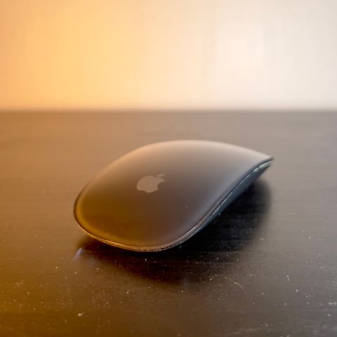 Apple Magic Mouse 2 (black) A1657