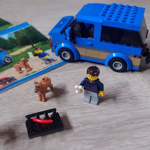 Komplett Lego City 60117 Bil med campingvogn selges