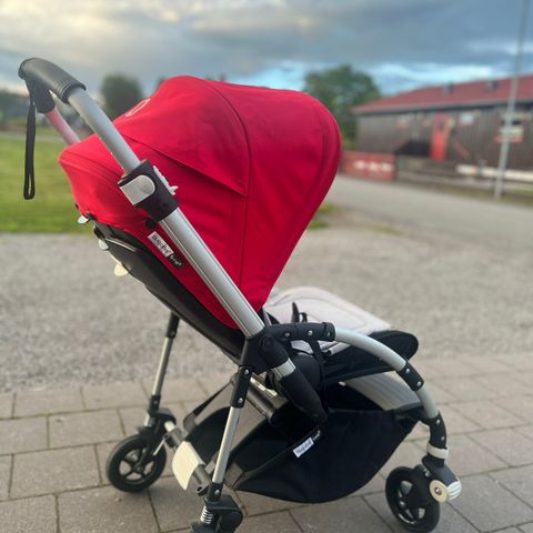 Bugaboo Bee 5(/6). Perfekt reisetrille. Solkalesje medfølger.