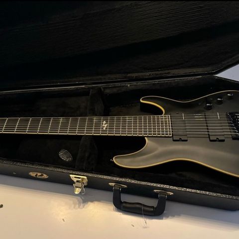 Schecter Blackjack ATX C-8, 8 strengs gitar