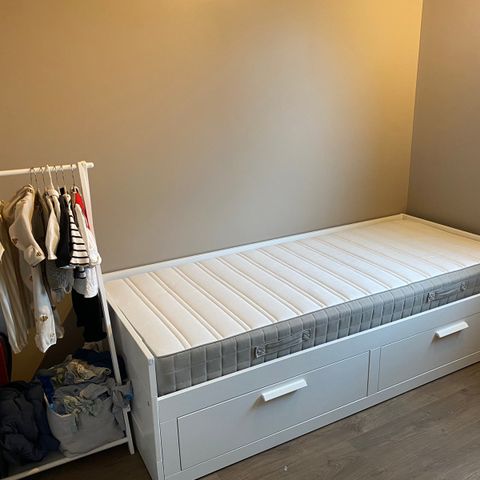 Ikea Brimnes seng