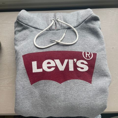 Levis hettegenser