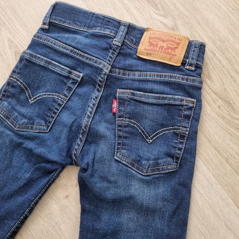 Levis jeans str 4 år