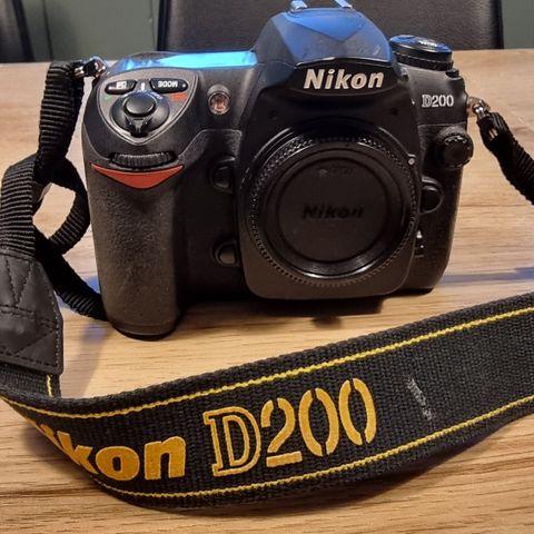 Nikon D200 uten objektiv