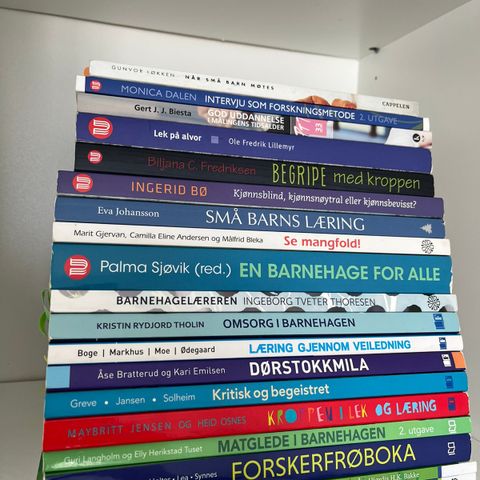 Diverse bøker til barnehagelærer