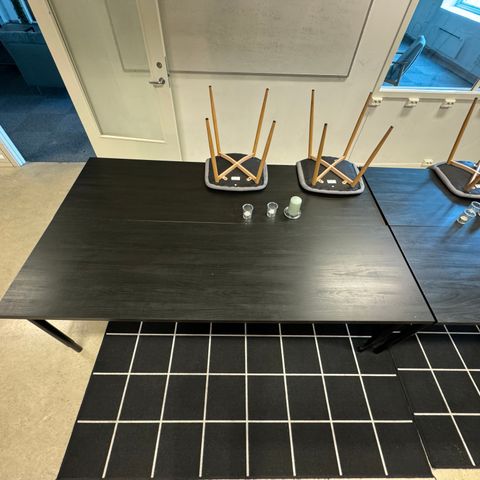Bord med justerbare bein (Lagkapten og Olov fra Ikea)