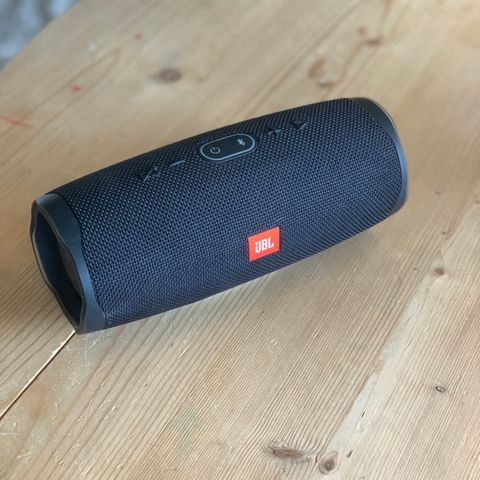 JBL Charge 4