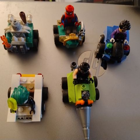 Lego minifigurer til salgs
