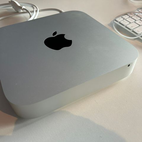 Mac mini (Late 2012)  A1347 med tastatur