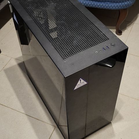 NZXT H7 Elite midi tower sort