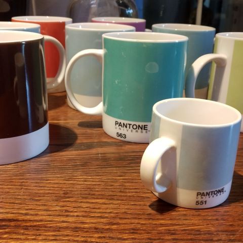 PANTONE KRUS, KAFFEKRUS.