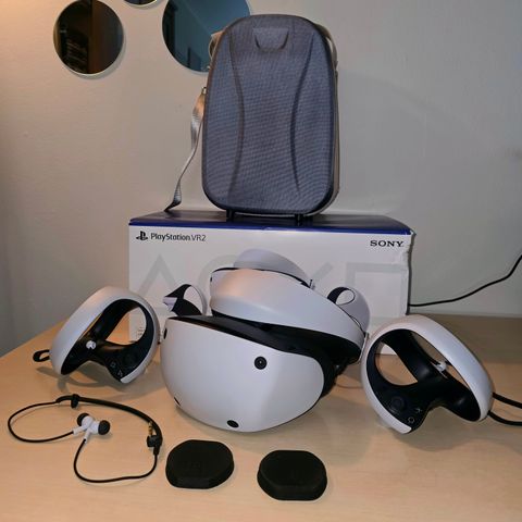PlayStation VR2 + litt ekstra (Pent brukt!)