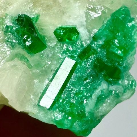 Smaragd krystaller på matrix fra SWAT PAKISTAN 28 Carat