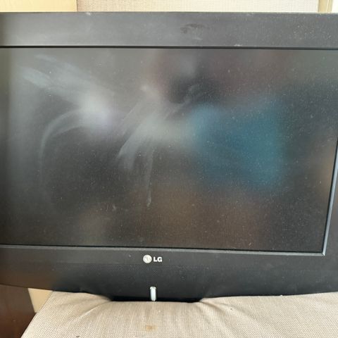 LG TV 23’’