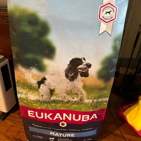 Uåpnet Eukanuba mature 15 kg