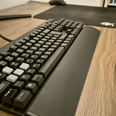 Corsair Gaming K70 Lux Tastatur Brun