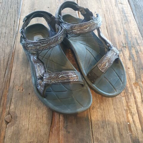 Teva sandaler str 39