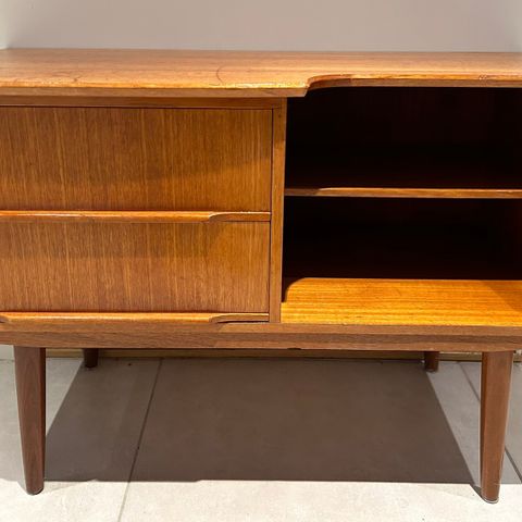 Liten kommode/ skjenk retro teak