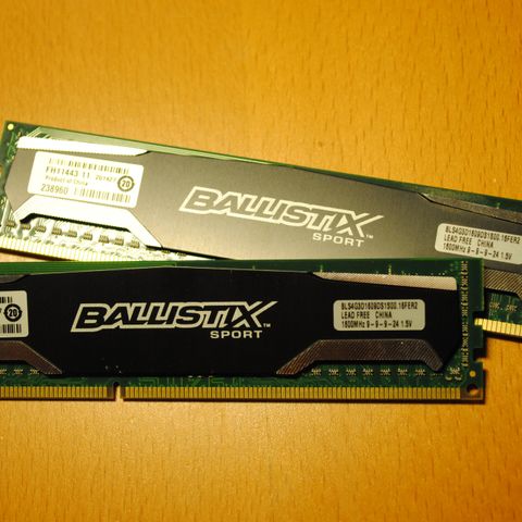 2 x Ballistix Sport 4GB  DDR3 1600 MT/s (PC3-12800)  - BLS4G3D1609DS1S00